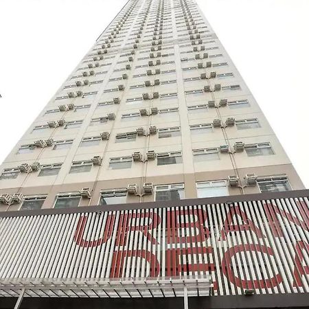 Reddoorz Plus @ Urban Deca Tower Edsa 2 マンダルヨン・シティ エクステリア 写真